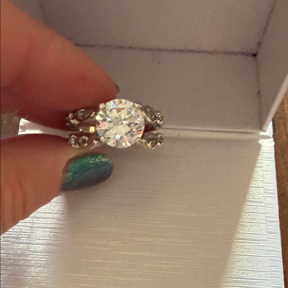 Elegant Silver Women's Ring